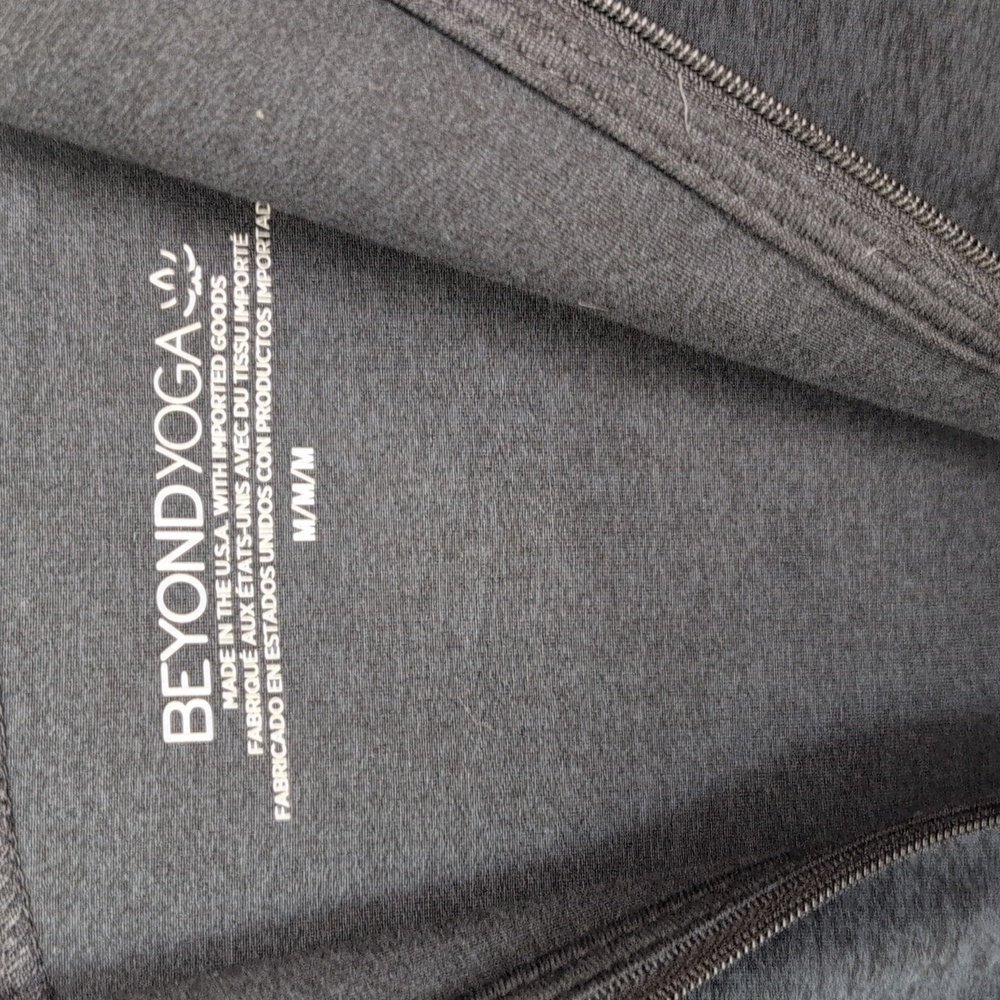 Beyond Yoga full zip hoodie medium black - Picture 3 of 6